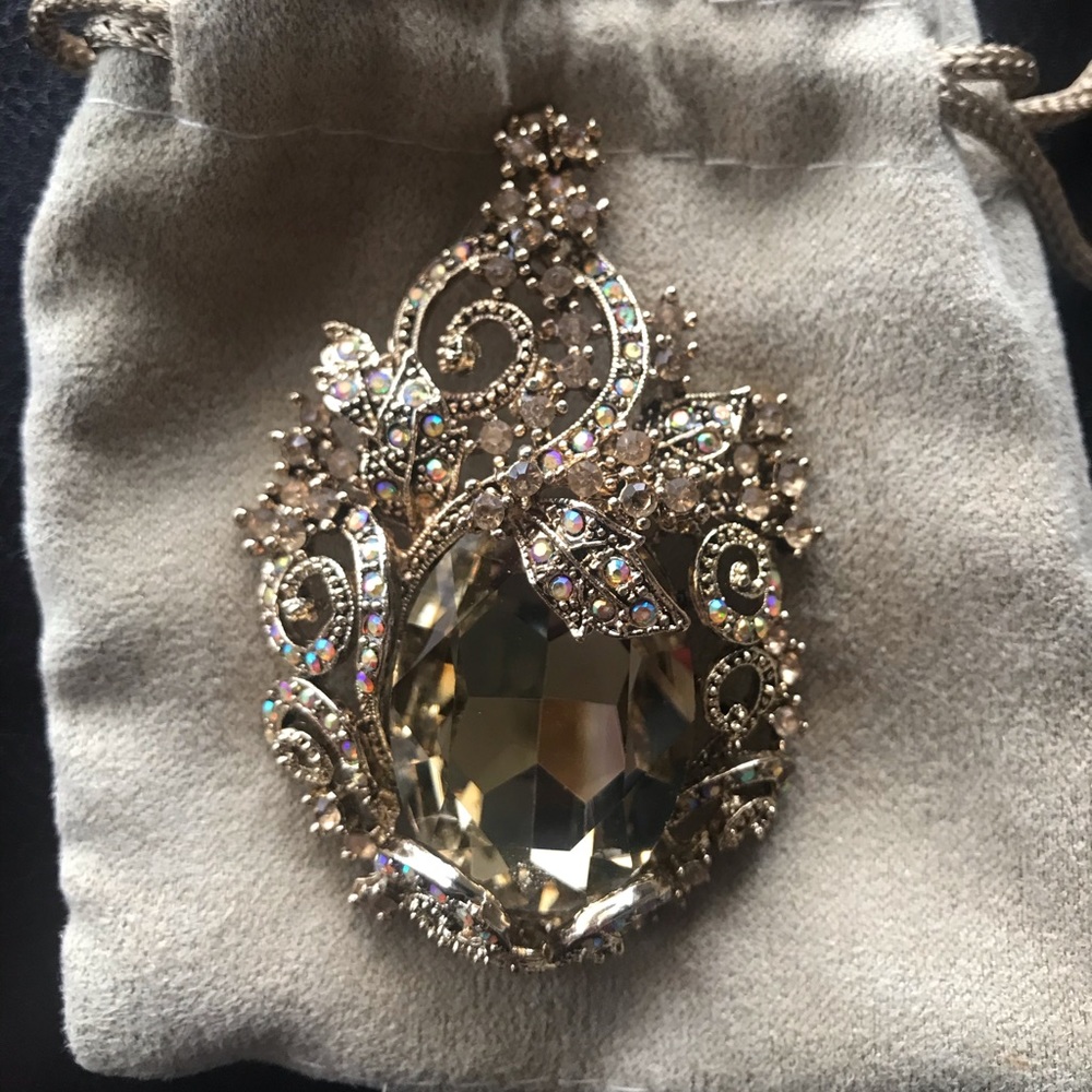 CHAMPAGNE GLASS &CRYSTAL ANTIQUE GOLD TONE BROOCH